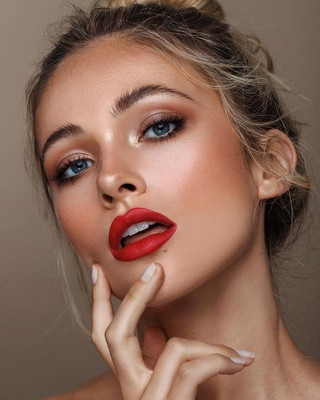 DYSOKAYO All Day Rich Colour Non-Drying And Transfer Proof Liquid Lipstick(Maroon, 8 ml)