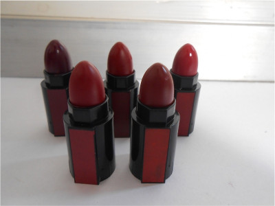 kHUDAt mz Beauty Fab 5 In 1 Matte Finish Lipstick(Hanoi)(multicolor, 9 g)