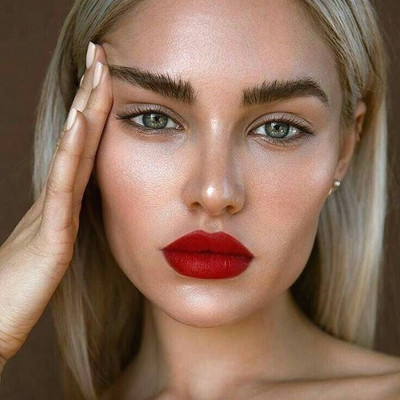 Yuency HIGHLY PIGMENTED ULTRA MATTE LIPSTICK(STRAWBERRY RED, 12 ml)