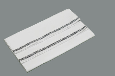 SAC SHREE APARAJEET CREATIONS Striped White Lungi