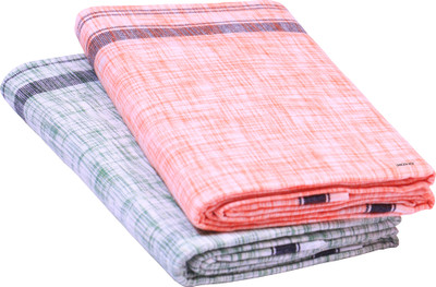 GREEN TEE Solid Red, Green Lungi