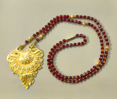 QNAM Mangalsutra With Gold Plated Pendent For Women Pack Of 1 Alloy Mangalsutra