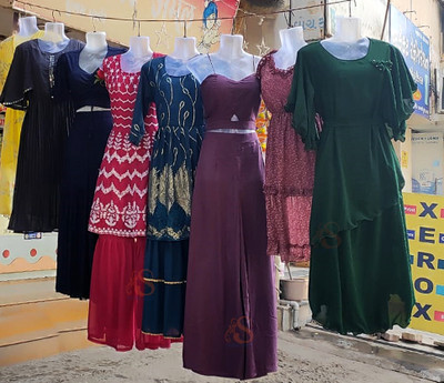 Shree Shree traders Mannequin Display Case