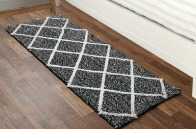 R AND K DECOR Polyester Floor Mat(black and white, Free)