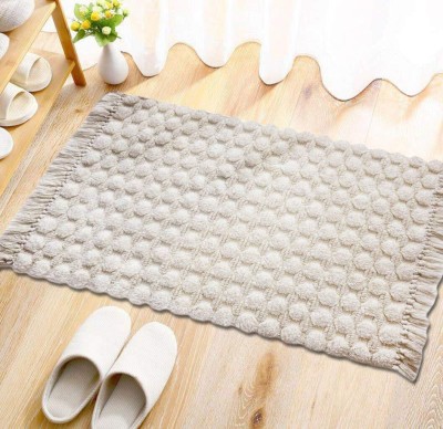 The Home Talk Cotton Bathroom Mat(Ivory, Medium)