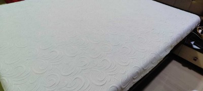 WhiteBerry Elastic Strap Single Size Mattress Cover(White)