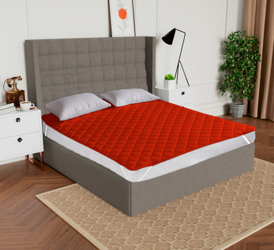 Flipkart SmartBuy Elastic Strap Single Size Breathable, Waterproof Mattress Cover(Red)