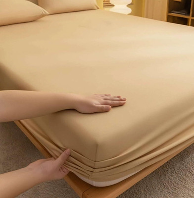 Kittenbite Elastic Strap Queen Size Breathable, Stretchable, Waterproof Mattress Cover(Beige)