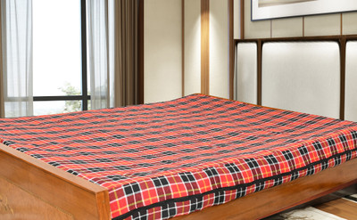 CRAZYWEAVES Zippered Single Size Mattress Cover(Red)