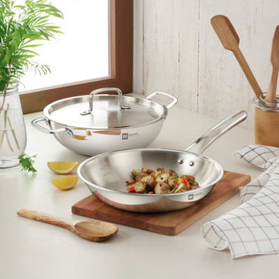 BERGNER BE Bergner Essentials Triply 22cm (2.5 L) Kadai & 22cm (1 L) Frypan - Induction Bottom Cookware Set(Triply, 3 - Piece)