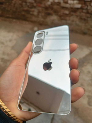 TWROP VIVO Y300 5G ACRYLIC MIRROR APPLE LOGO. Mobile Skin(Silver)