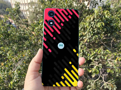 BUGGU Motorola Moto G04 Mobile Skin(Ulltra Super Many Hued Abstract Lines Skin With High Matte Finish., Mobile Skin (Back+Side+Camera))