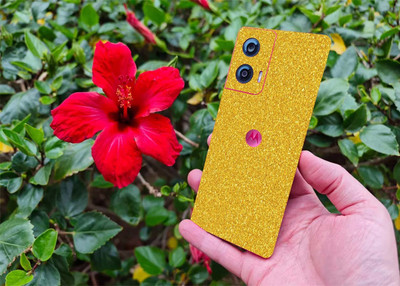 BUGGU Motorola Edge 50 Fusion Mobile Skin(Ulltra Super Sparkling Golden Glitter Skin With High Matte Finish., Mobile Skin (Back+Side+Camera))