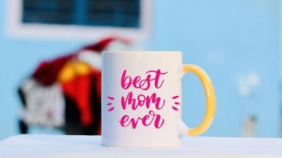 PRINT YOUR DREAM Best Mom Ever yellow Printed Coffee Ceramic Coffee Mug(330 ml)