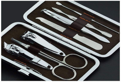 pRd 7 IN 1 MANICURE SET