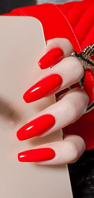 Jiwoo Use Cherry Red Nail Polish designed for easy application at home cherry red