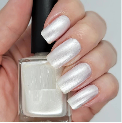 GFSU - GO FOR SOMETHING UNIQUE Smooth & Perfect Finish Quick-dry Formulated Gel Matte nail polish white
