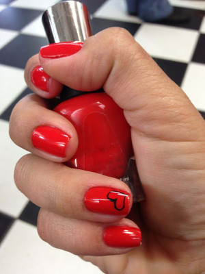 THTC INSTANT NAIL PAINT FOR STYLING NAILS QUICK DRYING RED RED