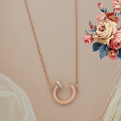 GC Jewelery Trendy Rosegold Anti-Tarnish Classic Circle Nail Studded Designer Pendant Brass Necklace