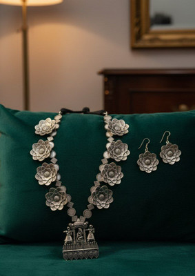 Chawla jee traders Antique Silver-Plated Floral Temple Necklace Set with Earrings for Women Silver Plated Alloy Necklace Set