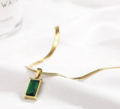 Matram Anti Tarnish Stainlees Steel Green Diamond Pendent Necklace Gold-plated Plated Crystal Gold-plated Plated Stainless Steel Necklace