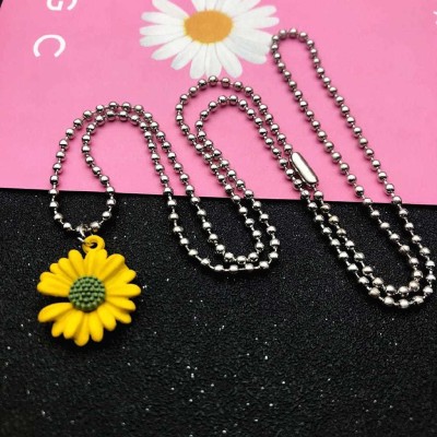 YU Fashions Daisy Flower Cute Pendent Necklace Chain Silver Plated Steel Layered