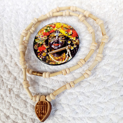 UAS ACHYUTA EXPERT TRADING CO Natural Wooden Tulsi Kanthi Mala With Pendant Wood Chain