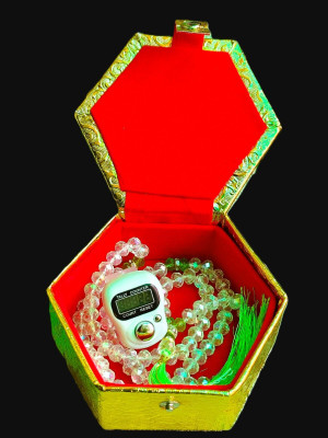 SABRA Gift set 100 Beads(Dana) Crystal Tasbih with Digital Tally Counter Beads Plastic Chain