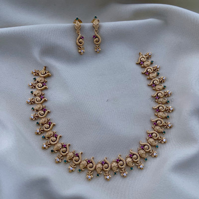 Influtive Brass Gold-plated Gold Jewellery Set(Pack of 1)