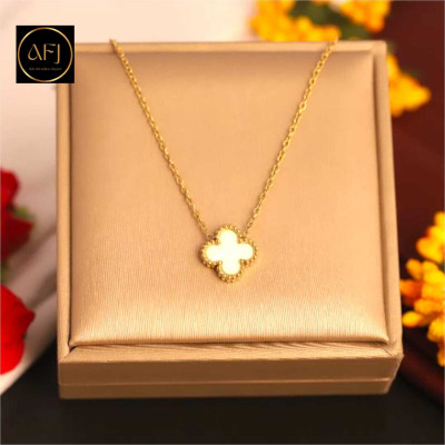 AKAANSHA FAASHION JEWELRY Stainless Steel anti tarnish waterproof clover chain pendant for regular wear Gold-plated Plated Stainless Steel Necklace