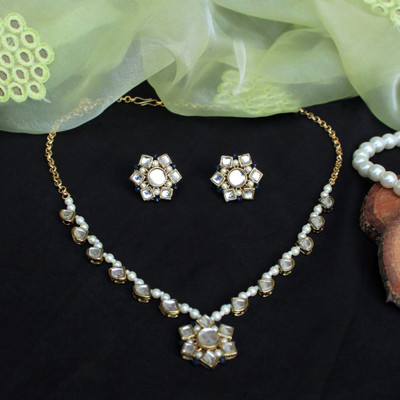 Beabhika Alloy Gold-plated White Jewellery Set(Pack of 3)