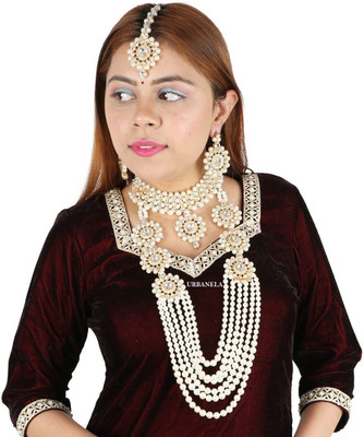 URBANELA Latest Stone Studded Austrian Diamond Gold Tone Kundan & Pearls Bridal Choker Necklace, Earring & Maang Tikka Set Cubic Zirconia Gold-plated Plated Alloy Necklace Set