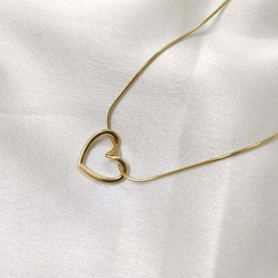 Kradhika Anti Tarnish Stainlees Steel Gold Delicate Heart Necklace Crystal Gold-plated Plated Stainless Steel Necklace