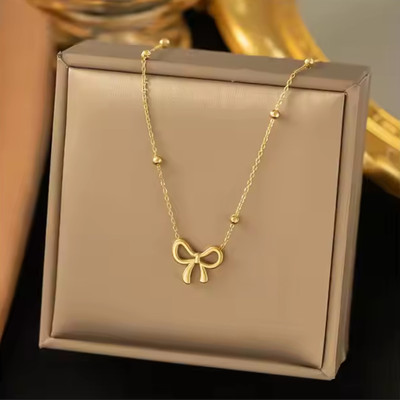 VISTAVENDORS Bold Red Heart Charm Necklace Cubic Zirconia Stainless Steel Pendant Gold-plated Plated Alloy Necklace