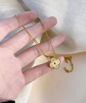Wynona Gold Plated Four leaf Charm Laxury Clover Necklace For women Gold-plated Plated Stainless Steel Chain Set