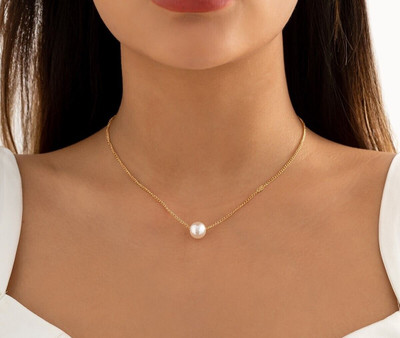 kvmcreation “Elegance Pearl Glow” – Minimalist Gold Chain Necklace with Single White Pearl Pearl Gold-plated Plated Alloy Chain