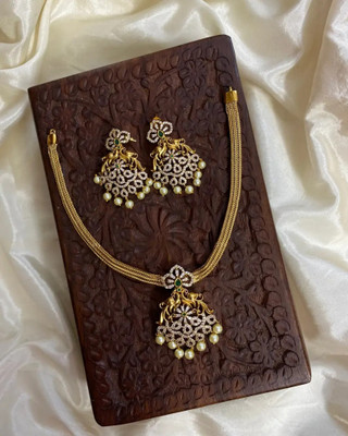 RUJVE JEWELLERY Brass, Copper Gold-plated Gold Jewellery Set(Pack of 1)