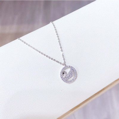 Vembley Latest Platinum Embedded Circle Swan Pendant for women Silver Plated Alloy Necklace