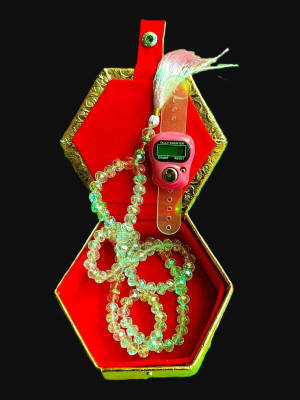 SABRA Gift set 100 Beads(Dana) Crystal Tasbih with Digital Tally Counter Beads Plastic Chain