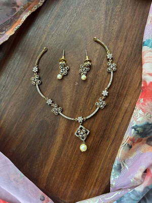 Influtive Traditional Wedding Wear Necklace/Jewellery Set For Women and Girls Cubic Zirconia Gold-plated Plated Brass Necklace Set