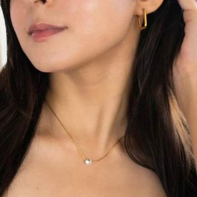 Gleve Winnifred Anti Tarnish Stainless Steel Gold Single Diamond Necklace Crystal Gold-plated Plated Stainless Steel Necklace