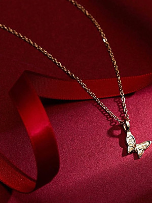 Dressberry Single Layered Small Butterfly Pendant Necklace Gold-plated Plated Alloy Necklace