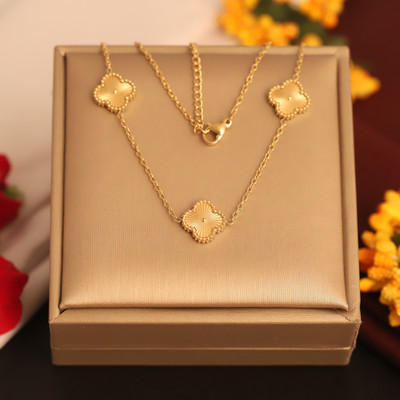 stocksy Elegant Clover 18K Gold PVD Necklace Gold-plated Plated Metal Chain