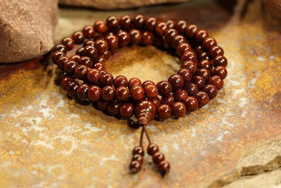 Mamta Handicrafts Sandalwood Beads Original lal Chandan mala 108+1 Original Wearing Red 1pc 12 MM Wood Chain