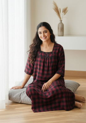 Priyanshu nighty wear Women Nighty(Maroon)