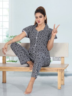 Mallinath Women Printed Black Night Suit Set