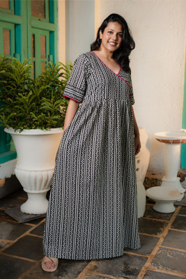 LOOMFRESH Women Nightdress(Black, White)