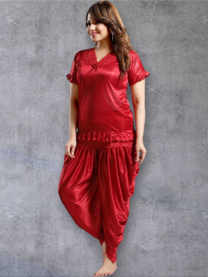 HouseOfCommon Women Solid Maroon Night Suit Set