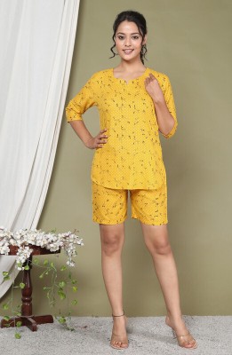 LAOMI Women Printed Yellow Top & Shorts Set