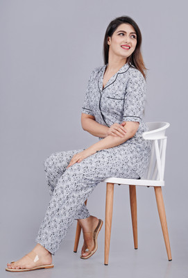 MintMarie Women Geometric Print Grey Night Suit Set